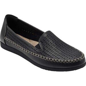 Earrth origins BNWT "Lizzy" perforated casual flats sz 7 leather